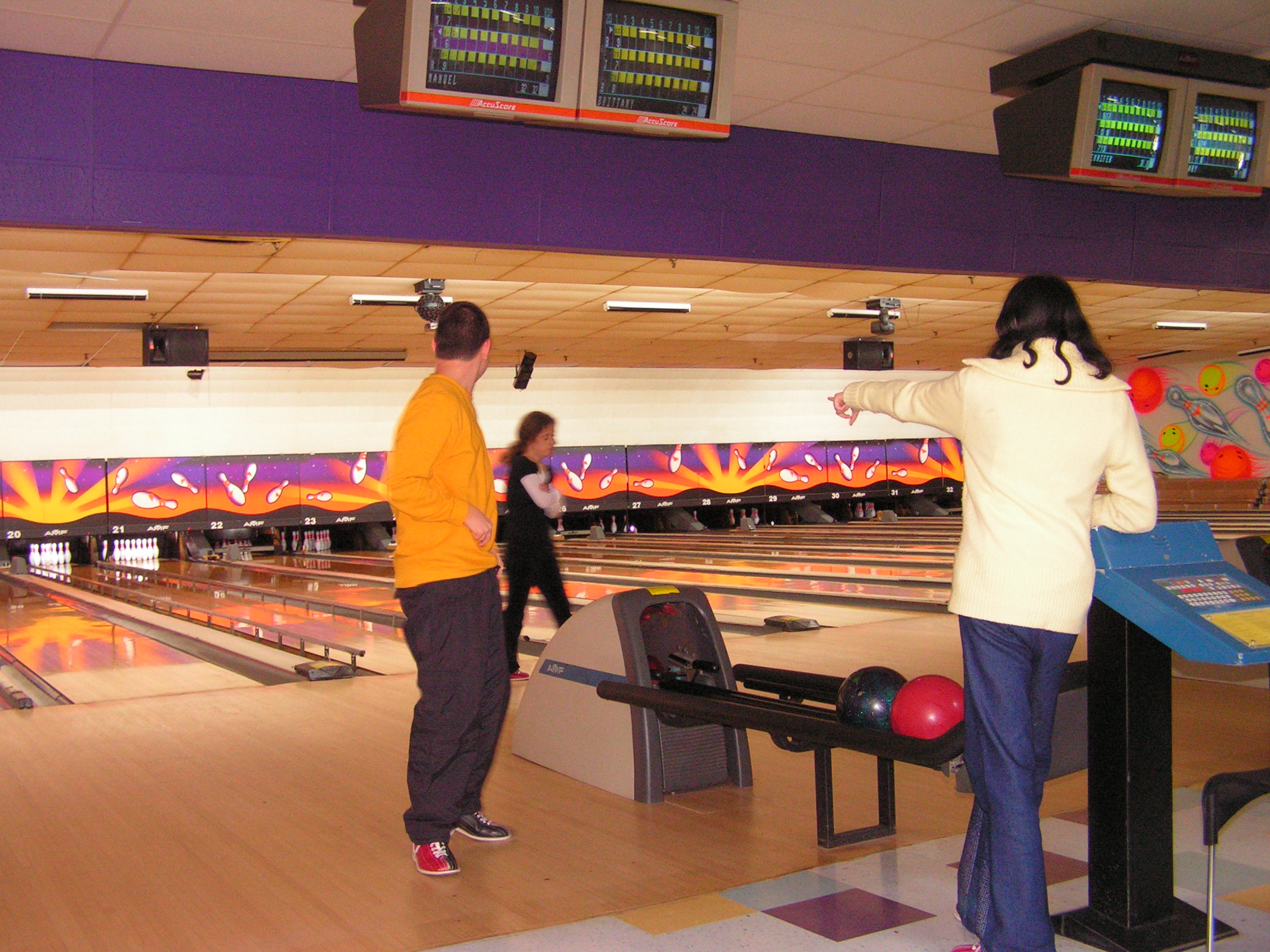 ./2006/Special Olympics Bowling/SOBowlingPractice.jpg